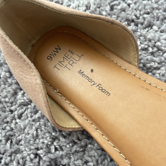 Sandals - Picture 2 of 2